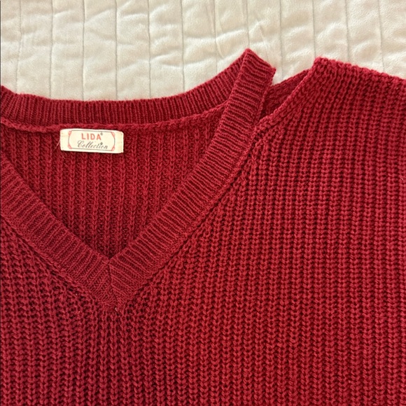 Lida Collection Red V-Neck High-Low Ribbed Knit Sweater - Size M - Picture 4 of 7